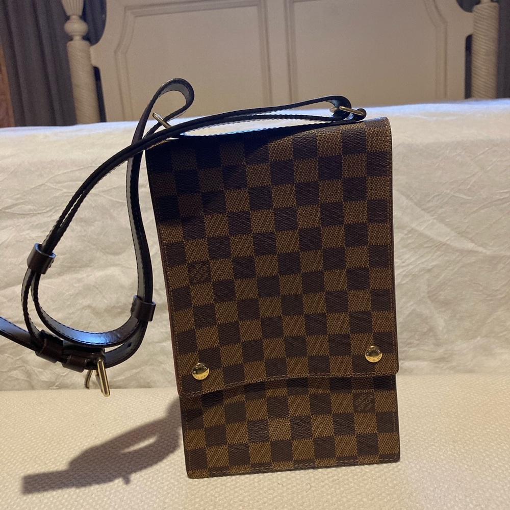 Louis Vuitton LV Shoulder Bag